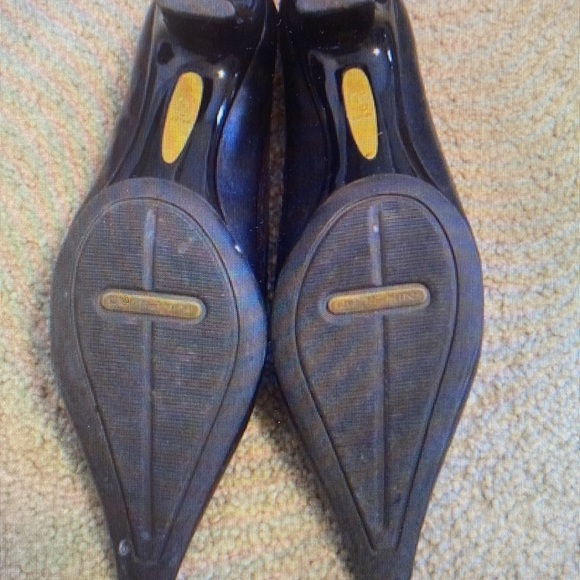 G Series Nike Heels - Picture 2 of 2